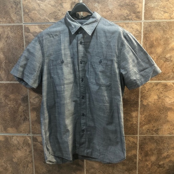 👕Gap Short Sleeve Button Up - Picture 5 of 5